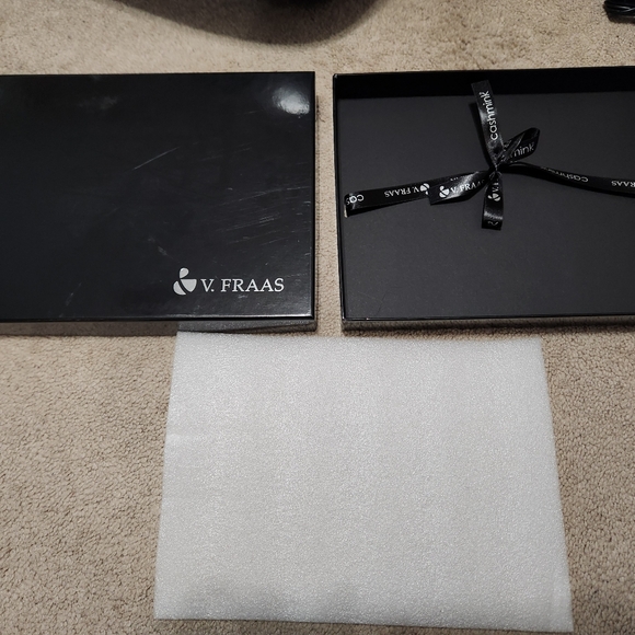 V. Fraas Cashmink scarf new in gift box - Picture 5 of 6